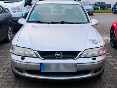 Gebraucht Opel Vectra 136 PS (100 kW) 1999 Silber Limousine