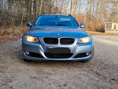 Gebraucht BMW 318 143 PS (105 kW) 2011 Blau Kombi