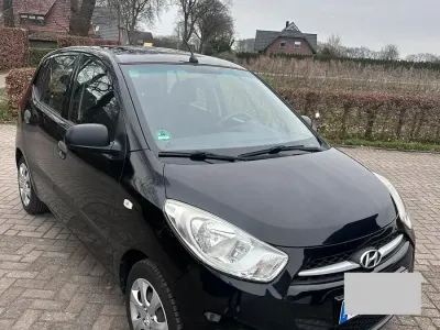 Gebraucht Hyundai i10 Edition 69 PS (50 kW) 2012 Schwarz Kleinwagen