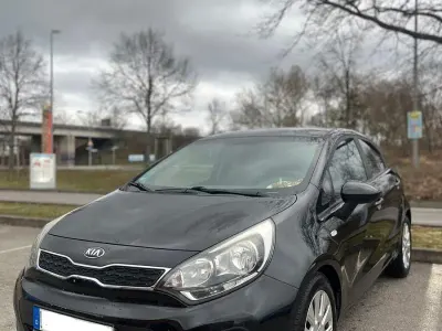 Brugt Kia Rio DREAM-TEAM Edition 75 HK (55 kW) 2014 Sort Hatchback