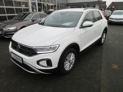 Käytetty VW T-Roc Life 150 HP (110 kW) 2022 Valkoinen Katumaasturi
