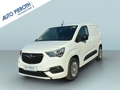 Gebraucht Opel Combo Edition 131 PS (96 kW) 2022 Jade weiß Van / Kleinbus