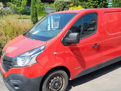 Gebraucht Renault Trafic 2026 Rot Van / Kleinbus