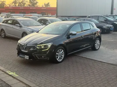 Gebraucht Renault Mégane IV Intens 132 PS (97 kW) 2017 Schwarz Limousine