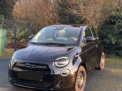 Gebraucht Fiat 500e La Prima 86 kW (118 PS) 2023 Schwarz Limousine