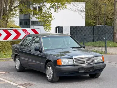 Gebraucht Mercedes 190 122 PS (89 kW) 1993 Blau Limousine