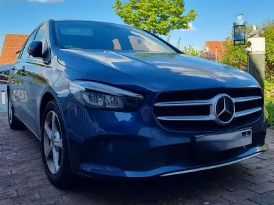 Gebraucht Mercedes B200 Progressive 163 PS (119 kW) 2019 Blau Kleinwagen