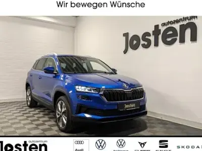Begagnad Skoda Karoq Selection 150 HK (110 kW) 2024 Blå SUV