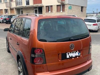 VW Touran Cross