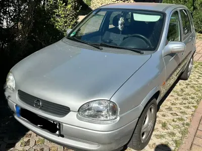 Gebraucht Opel Corsa 90 PS (66 kW) 1998 Silber Kleinwagen