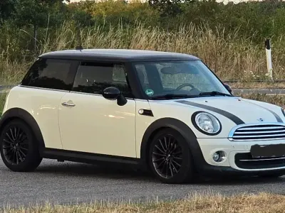 Gebraucht Mini Cooper 122 PS (89 kW) 2011 Weiß Kleinwagen