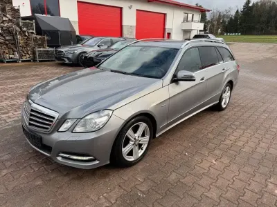 Gebraucht Mercedes E220 170 PS (125 kW) 2012 Silber Kombi