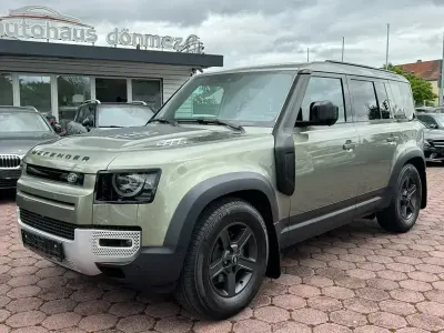 Gebraucht Land Rover Defender S 249 PS (183 kW) 2021 Pangea green (metallic) SUV
