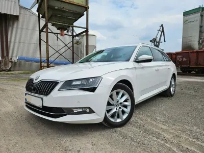 Gebraucht Skoda Superb Style 150 PS (110 kW) 2018 Weiß Kombi