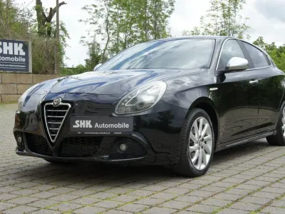 Gebraucht Alfa Romeo Giulietta 120 PS (88 kW) 2012 Schwarz Kleinwagen