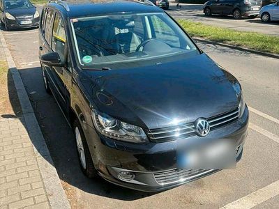 Schwarz Gebraucht 2013 VW Touran Van / Kleinbus | 6.490 € (Fairer Preis)