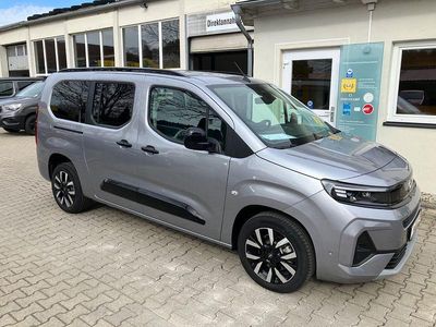 Neu Opel Combo Life 131 PS (96 kW) 2026 Grau Limousine