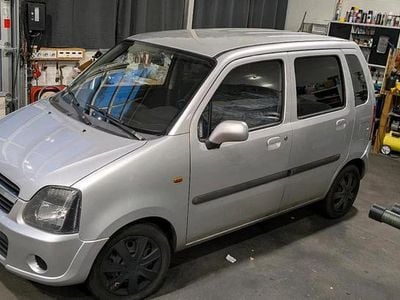 Silber Gebraucht 2005 Opel Agila Kombi | 2.000 € (Fairer Preis)