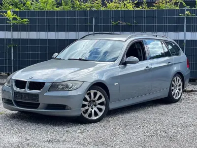 Gebraucht BMW 320 177 PS (130 kW) 2007 Blau Kombi
