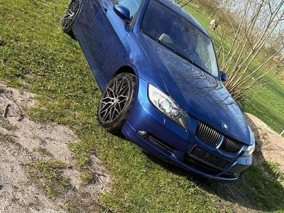 Gebraucht BMW 320 173 PS (127 kW) 2008 Blau Limousine