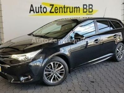 Schwarz metallic Gebraucht 2017 Toyota Avensis Edition-S Kombi | 15.550 €