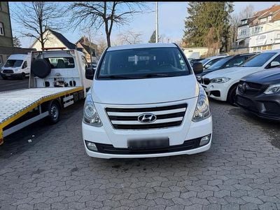 Hyundai H-1
