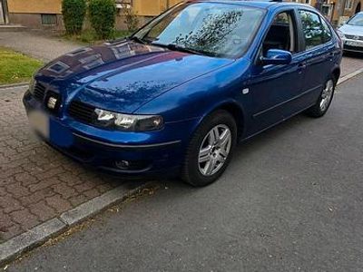 Second-hand Seat Leon 105 CP (77 kW) 2000 Albastru Hatchback