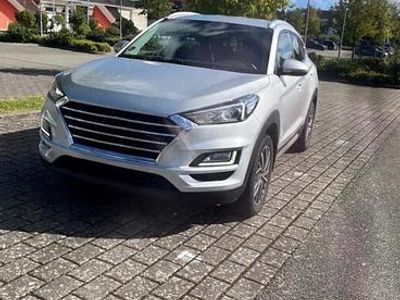 Grau Gebraucht 2019 Hyundai Tucson Trend SUV | 18.300 € (Fairer Preis)