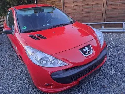 Gebraucht Peugeot 206+ 65 PS (47 kW) 2011 Rot Kleinwagen