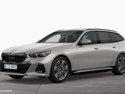 Gebraucht BMW 550e M Sport 489 PS (359 kW) 2025 Grau Kombi