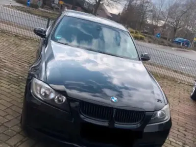 Gebraucht BMW 318 128 PS (94 kW) 2007 Schwarz Limousine