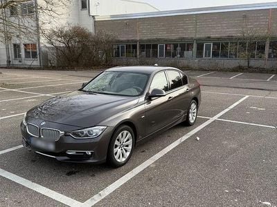 Gebraucht BMW 318 Sport Line 143 PS (105 kW) 2012 Braun Limousine
