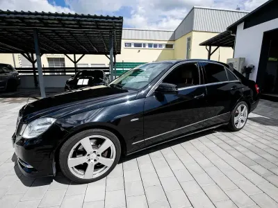 Gebraucht Mercedes E350 231 PS (169 kW) 2010 Schwarz Limousine