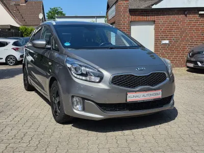 Gebraucht Kia Carens FIFA World Cup Edition 136 PS (100 kW) 2014 Silber Van / Kleinbus