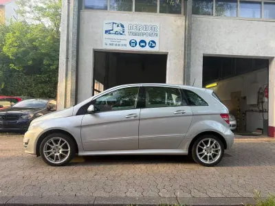 Gebraucht Mercedes B200 136 PS (100 kW) 2008 Silber Van / Kleinbus
