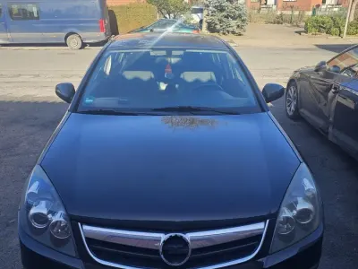 Second-hand Opel Signum 150 CP (110 kW) 2005 Negru Hatchback
