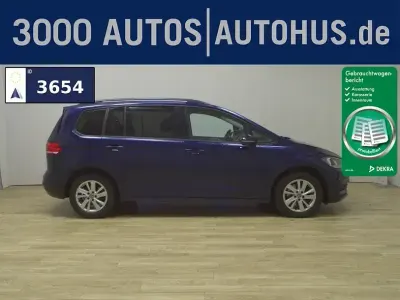 Second-hand VW Touran Comfortline 122 CP (89 kW) 2022 Albastru Monovolum