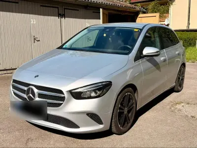 Gebraucht Mercedes B180 122 PS (89 kW) 2019 Silber Van / Kleinbus