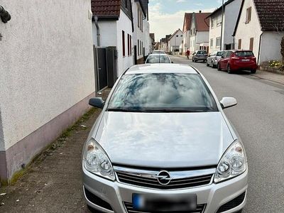 Gebraucht Opel Astra 104 PS (76 kW) 2007 Silber Limousine