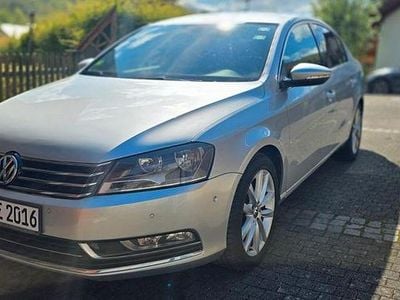 Second-hand VW Passat Comfortline 177 CP (130 kW) 2013 Gri Berlinǎ