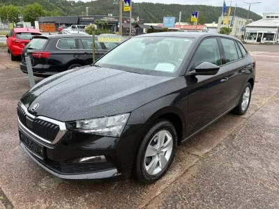 Gebraucht Skoda Scala Ambition 110 PS (80 kW) 2023 Schwarzmagic perleffekt (metallic) Kleinwagen
