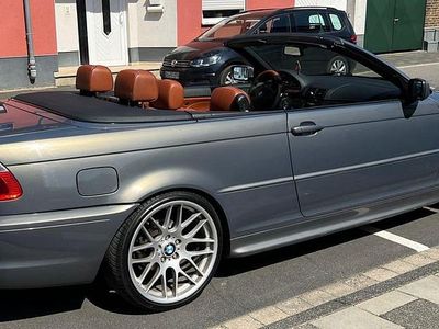 Grau Gebraucht 2005 BMW 318 Cabriolet Shadowline Cabrio | 7.990 € (Teuer)