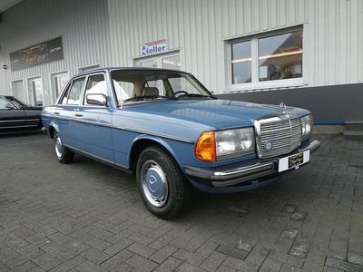 Gebraucht Mercedes 200 60 PS (44 kW) 1983 Blau Limousine