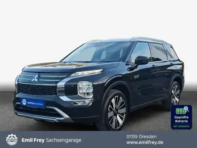 Gebraucht Mitsubishi Outlander P-HEV Top 136 PS (100 kW) 2025 Kristallschwarz/sterling silb SUV