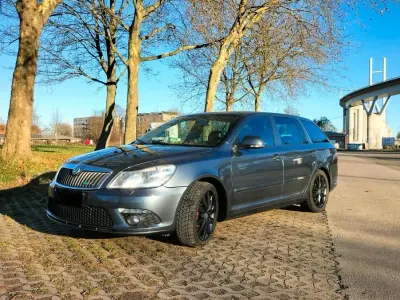 Używany Skoda Octavia RS 170 KM (125 kW) 2011 Szary Kombi