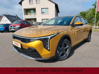 Neu Kia K4 Spirit 150 PS (110 kW) 2026 Gelb Limousine