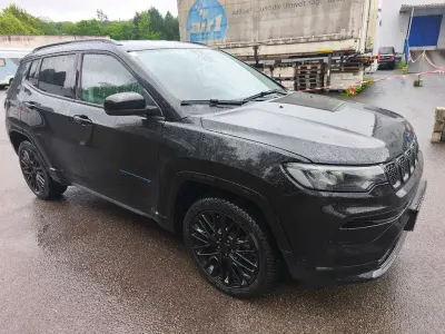 Gebraucht Jeep Compass 241 PS (177 kW) 2022 Schwarz SUV
