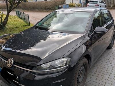 Second-hand VW Golf VII Comfortline 116 CP (85 kW) 2017 Negru Berlinǎ