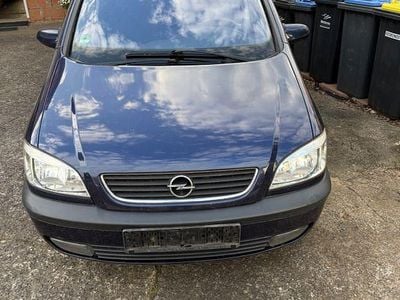 Usata Opel Zafira Elegance 101 CV (74 kW) 2001 Blu Monovolume