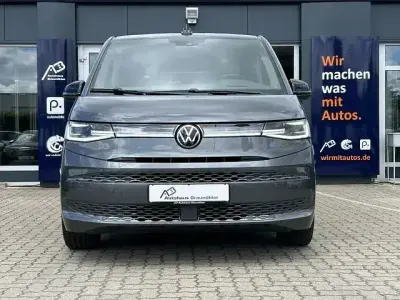 Gebraucht VW Multivan Style 218 PS (160 kW) 2023 Indiumgrau Van / Kleinbus